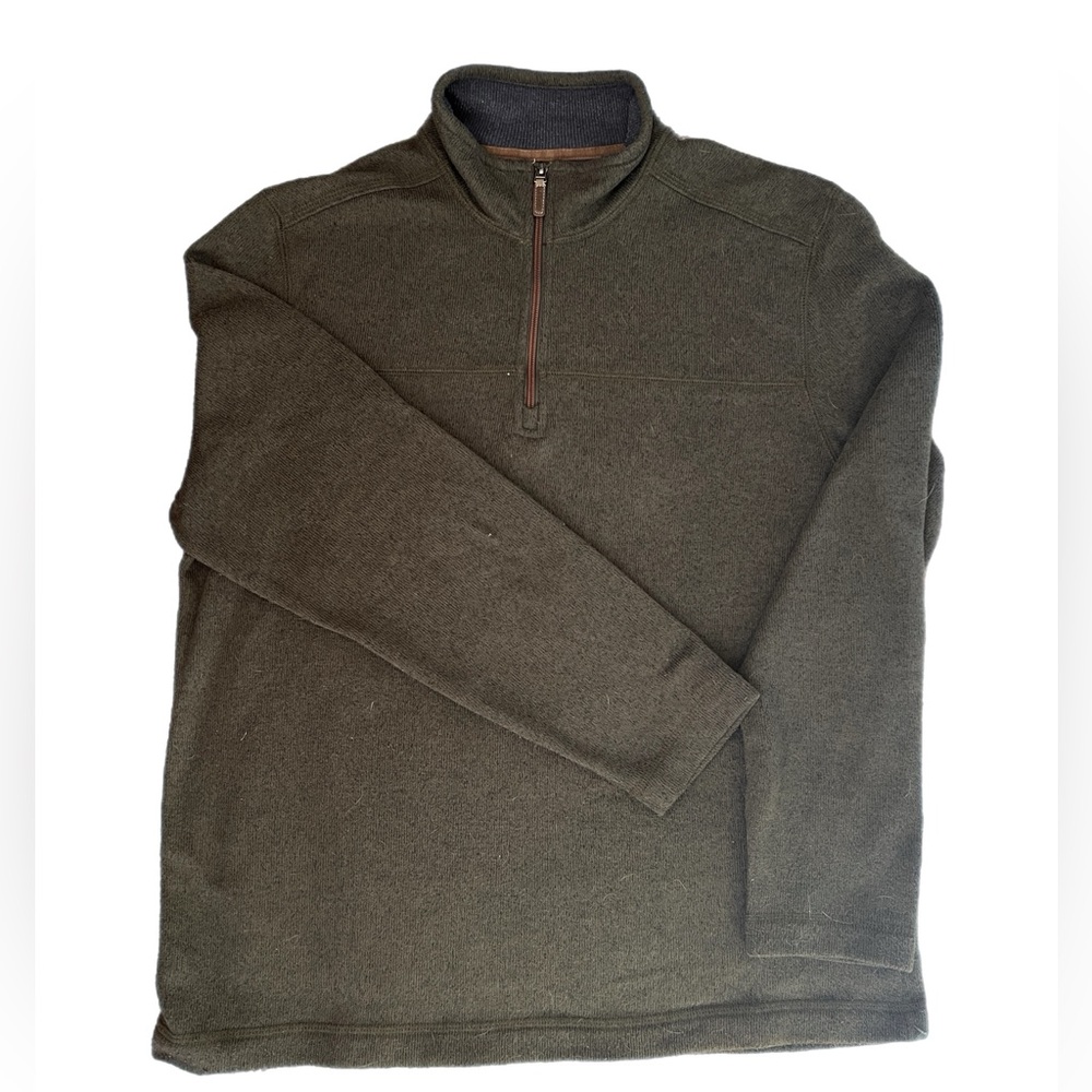 Bass, 1/4 zip pullover. Size XL.